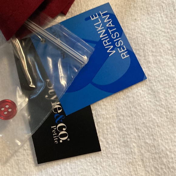 NWT woman button down shirt Size Large Petite - Picture 4 of 5